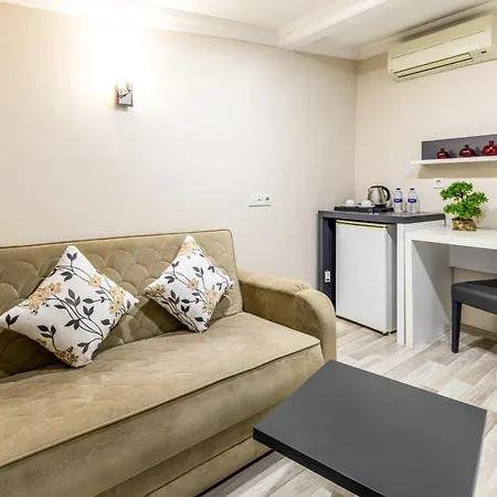 The Beyoglu Platine * Stambuł