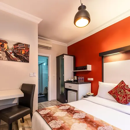 The Beyoglu Platine * Stambuł