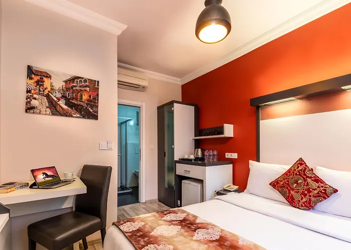 The Beyoglu Platine Hotell *