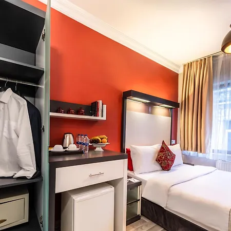 The Beyoglu Platine Hotell *